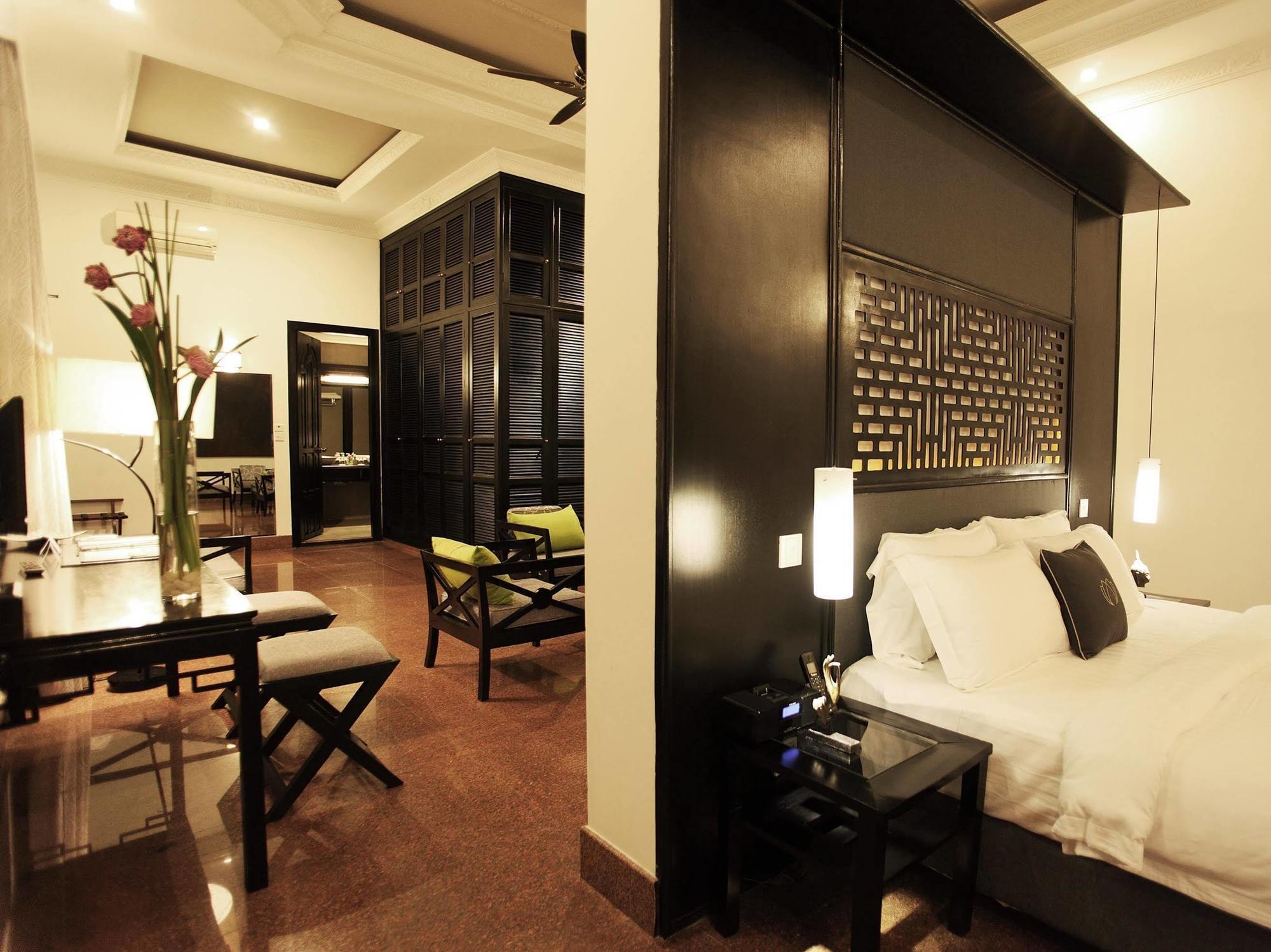 White Mansion 白色公馆 Phnom Penh Exterior foto
